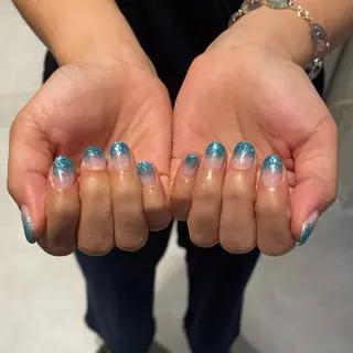 ネイル 𝑟𝑖𝑠𝑎 🕯‎🤍のネイルデザイン