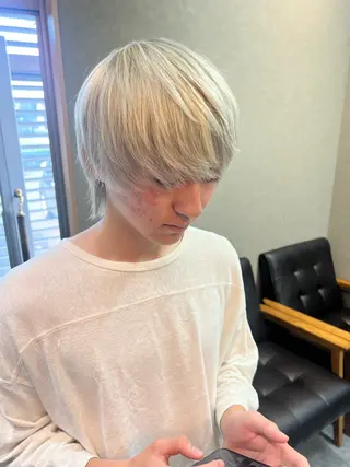 カラー メンズ newi TATSUのヘアスタイル