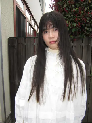 ミディアム カラー パーマ CEINE OURのヘアスタイル