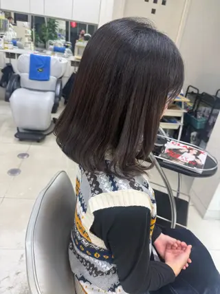 セミロング タカハシ リナのヘアスタイル