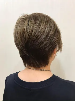 ショート カラー 若林 亜季のヘアスタイル