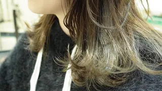 ミディアム カラー ウエモト　タク ショート/レイヤーのヘアスタイル