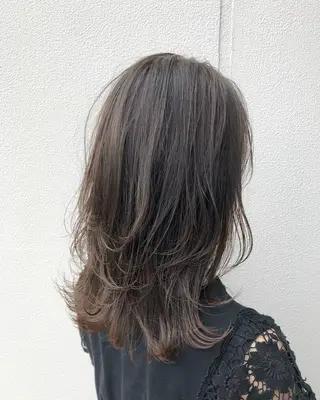 セミロング 川村 琴のヘアスタイル