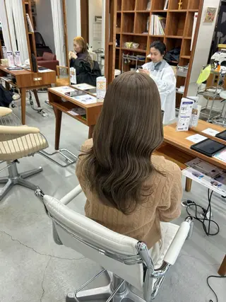 ミディアム カラー 藤原 あかりのヘアスタイル
