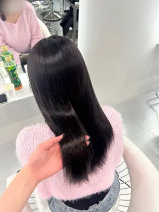 セミロング あやめ🪽 オリーブ/ハイトーンのヘアスタイル