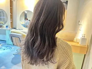 ロング カラー 【Uneユヌ】菊地 春那のヘアスタイル