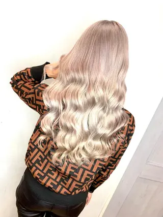 セミロング カラー ヘアアレンジ 🔥ハイトーンカラー ギャルNAOKI🔥のヘアスタイル