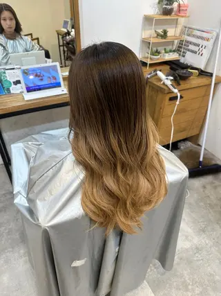 ロング カラー 安藤 聖麻のヘアスタイル
