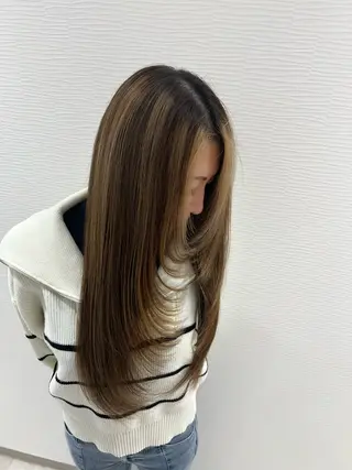 ロング カラー 吉田 悠乃のヘアスタイル