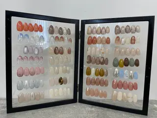 ネイル Mus’Fam 入谷玲生奈のネイルデザイン