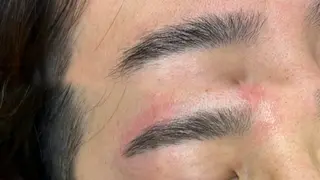 メンズ アイブロウ Salon u'iの眉毛・アイブロウイメージ