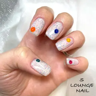 ネイル S LOUNGE NAIL所属・パーツたくさん🍓 SUMIのネイルデザイン