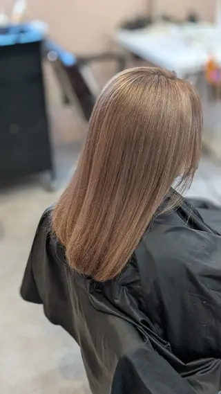 セミロング カラー アグヘアーヴィズ 永山店所属・菅原 涼のヘアスタイル