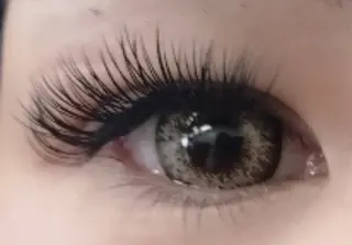 マツエク・マツパ MEGAMI 尼崎店 HITOMIのマツエク・マツパデザイン