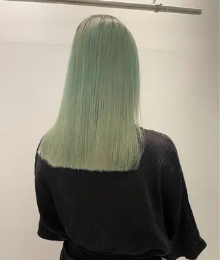 セミロング カラー CiNEMA daikanyama所属・透明感カラー🫧 今泉健太のヘアスタイル