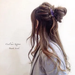 カラー ササキ トモシのヘアスタイル