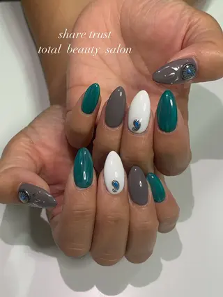 ネイル sharetrust 🐳AKEのネイルデザイン