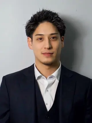 ショート パーマ ヘアアレンジ メンズ ヒロ銀座　バーバーショップ秋葉原所属・グェンティ ホアのヘアスタイル