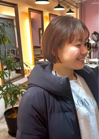 ショート タツキ／レイヤー／ パーマ／艶カラーのヘアスタイル