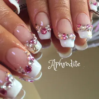 ネイル Aphrodite パラジェル認定サロンのネイルデザイン