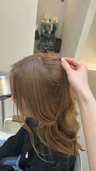 セミロング カラー ハイトーン/艶髪/ 暗髪/韓国/sanaのヘアスタイル