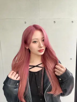 ロング エクステ/ハイトーン /レイヤーカットのヘアスタイル