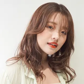 セミロング カラー 安岡美咲✂︎ 艶カラー/髪質改善のヘアスタイル