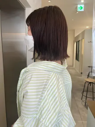 ショート オリーブベージュ/ ブリーチなし透明感のヘアスタイル