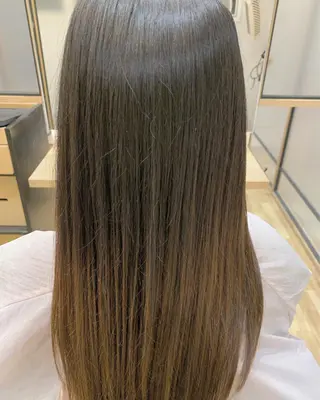 ロング ゆうき あすかのヘアスタイル