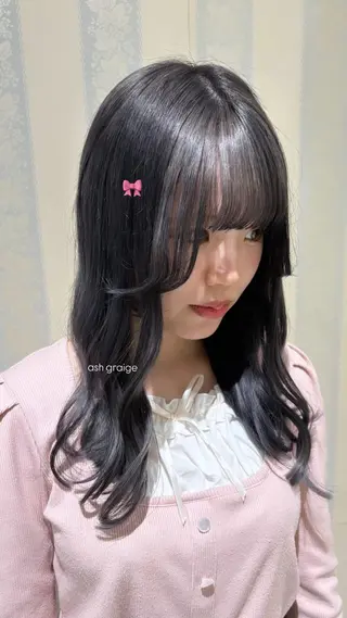 セミロング DOLL hair所属・なぎさ / 透明感カラー🫧のヘアスタイル