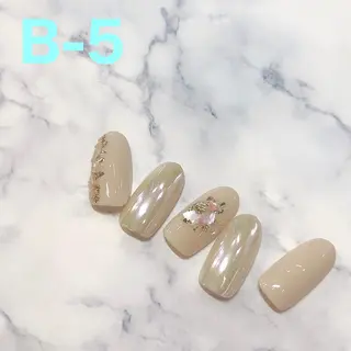 ネイル Richelle eyelash&nail 横浜店所属・二宮 はなのネイルデザイン