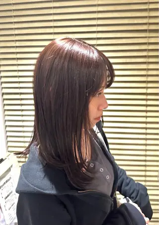 ミディアム カラー 岡本 葵のヘアスタイル