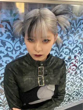 ミディアム カラー ホワイト/店長/カラ ー講師/錦糸町/岩崎のヘアスタイル