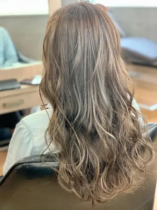 ロング SALOWIN心斎橋Suite店所属・ブリーチ毛にもできる 縮毛矯正|鷹司郎のヘアスタイル