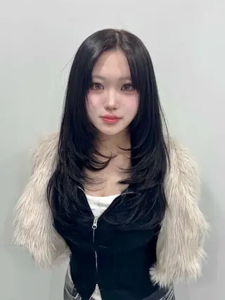 ロング カラー ヘアアレンジ 韓国レイヤーカット /韓国トレンドカラーのヘアスタイル