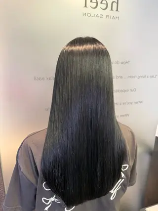 ロング カラー 山口 詩織のヘアスタイル