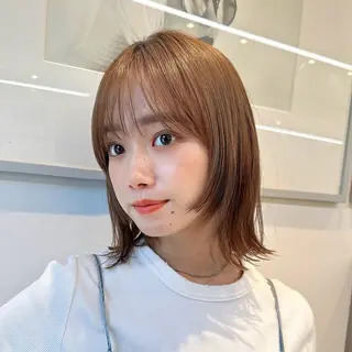 ミディアム カラー 短めショートカット カットモデルのヘアスタイル