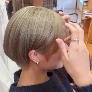 ショート カラー HAIR chic所属・澤越 遥花のヘアスタイル