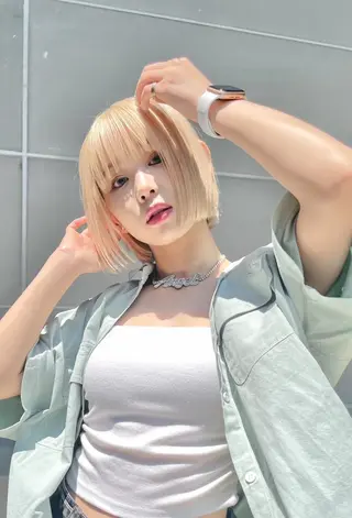 ショート カラー ALBUM GINZA所属・レイヤー特化 🎀モモカ🎀のヘアスタイル