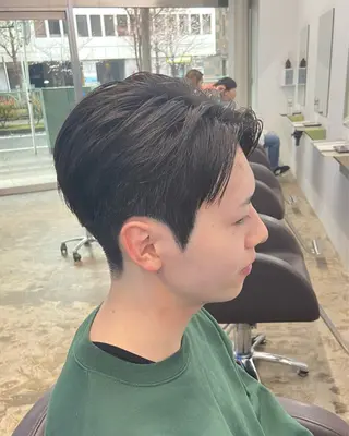 メンズ THE DAY TOKYO men's cut 表参道/青山所属・メンズセンターパート 外人風ヘア/KOTAのヘアスタイル