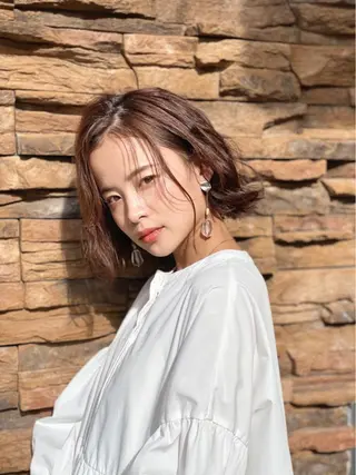 ミディアム カラー 髙井 麻帆のヘアスタイル
