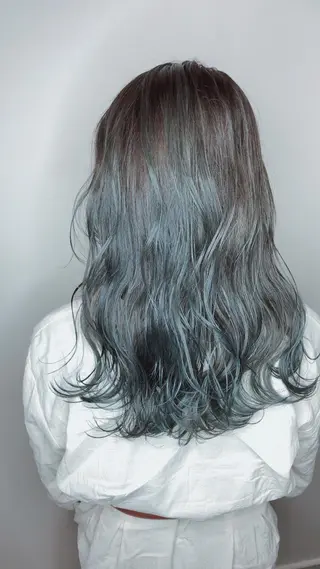 ミディアム カラー NINE+/代表 ブリーチ特化型サロンのヘアスタイル