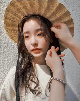 ミディアム カラー クロスパーマ× 透明感カラー✂︎のヘアスタイル