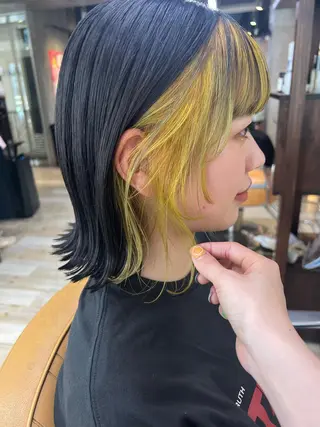 ショート カラー ヘアアレンジ サナ🌱 切りっぱなしボブのヘアスタイル