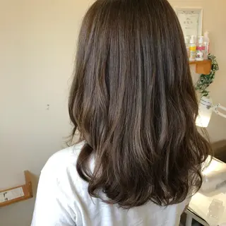 カラー 牧野 佳樹のヘアスタイル