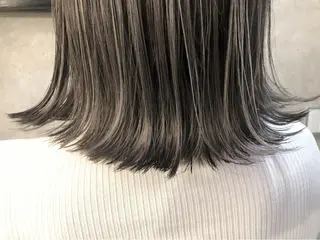 ショート カラー 顔周りレイヤー/韓国 ブリーチminamiのヘアスタイル