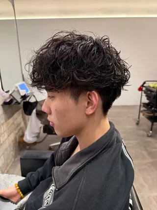 ショート パーマ メンズ 髙橋 翔一のヘアスタイル