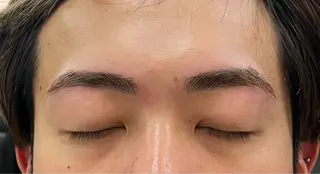メンズ アイブロウ men'shair TAO East店所属・メンズ 眉ワックス脱毛の眉毛・アイブロウイメージ