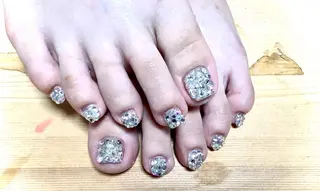 ネイル フラワー ムーンのネイルデザイン