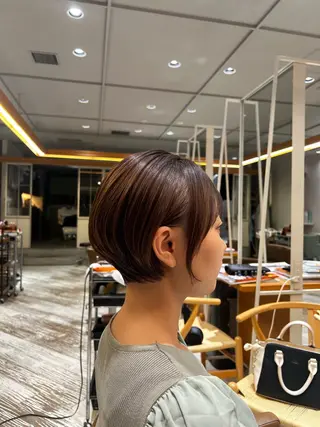 ショート レイヤースタイル /宮本セナのヘアスタイル